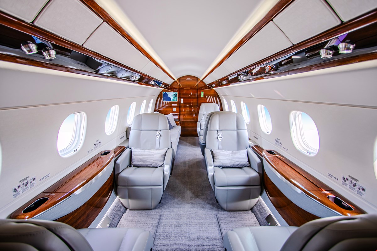 интерьер самолета Embraer Legacy 500
